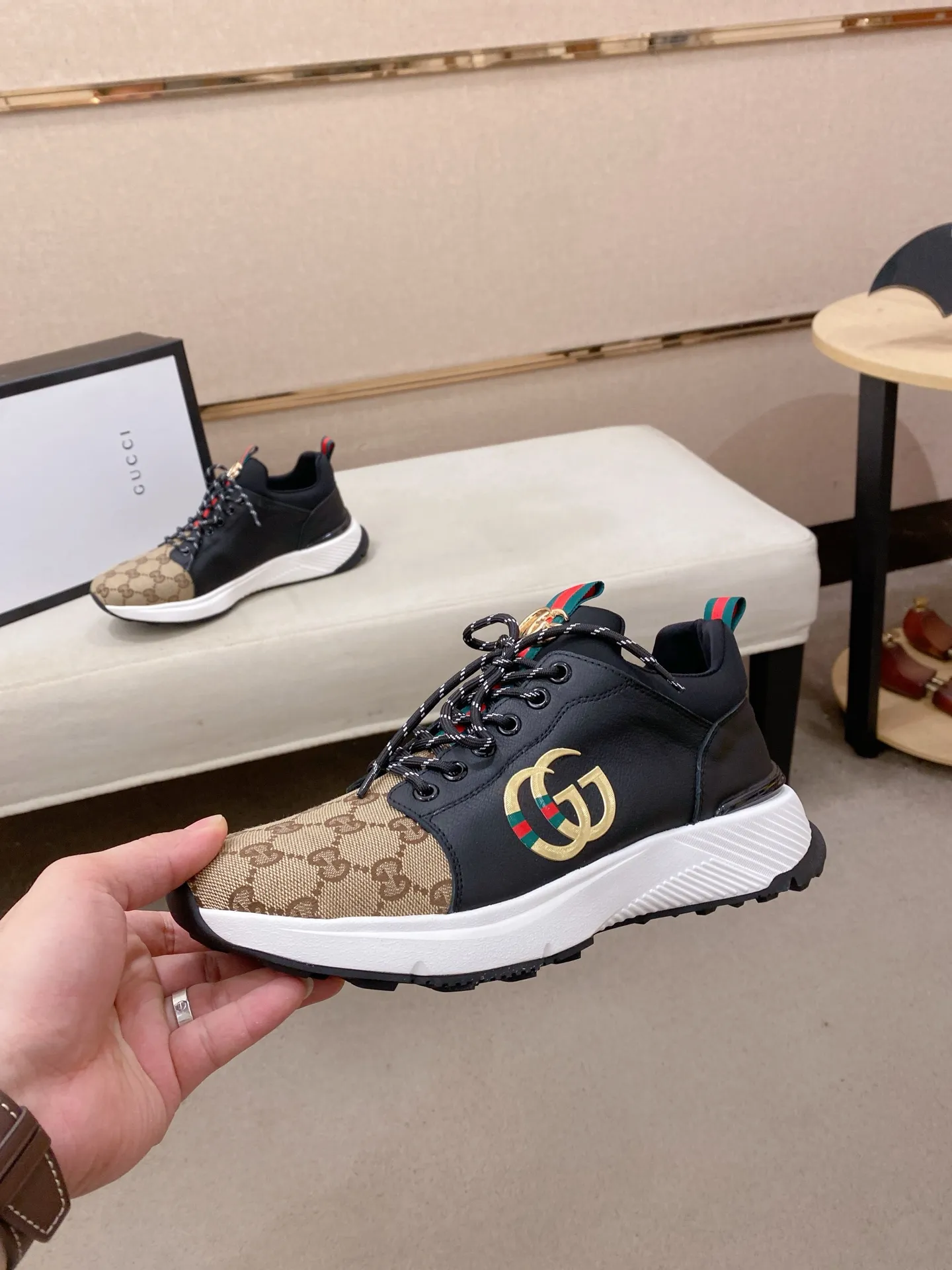 Men's clothing and shoes💰:462💰 (GUCCI) The latest model from the official website🎁🎁Casual and fashionable men's shoes👟, hot style💥The version is simple and elegant, exclusive for trendy men. The unique latest brand elements from the official website👑Original Gucci decoration, fashionable and generous, the fabric is original cowhide ✅Mesh breathable lining, the official website specifies wear-resistant casual outsole, the classic model is taken in kind at the counter🎬38-44 (can be customized for 45 non-refundable)